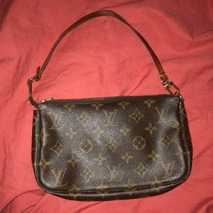 Louis vuitton wristlet
